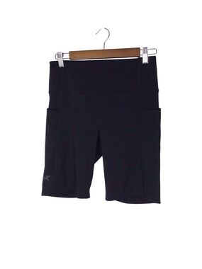 ARC’TERYX Essent High Rise Bike Short 8” in Black.